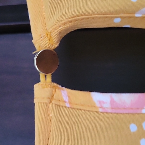 Ava & Viv Squash Floral Print Romper Plus Size 1X V-Neck Closure - Picture 12 of 15